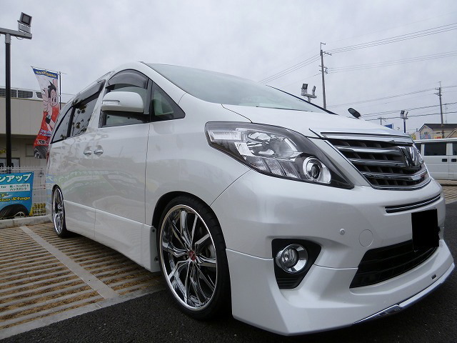 トヨタ アルファード ウェッズ クレンツェ ヴェラーエ 国産車 装着写真から選んでショッピング カーポートマルゼン公式サイト アルミホイール とタイヤの専門店