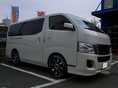 クリムソン MG ビースト 17インチ - キャラバン E26系(NV350)【LT