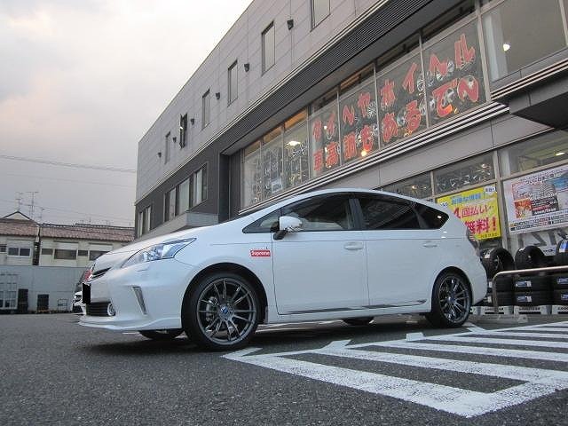 出産祝い レイズ ジェノマ19インチ+225/35R19 プリウスα ジューク