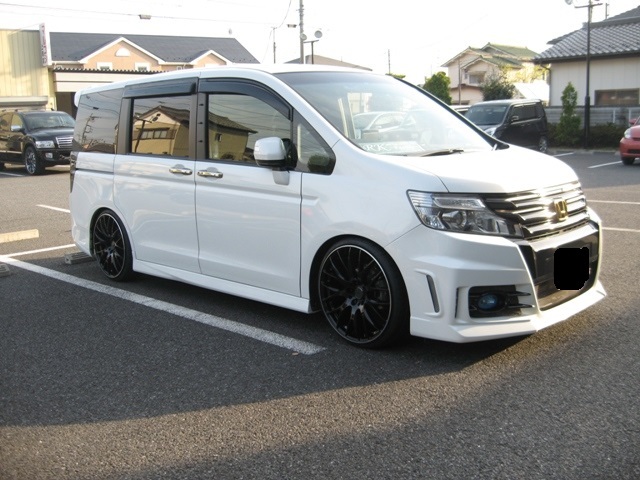 ホンダ ステップワゴン レイズ Homura 2 9 国産車 装着写真から選んでショッピング カーポートマルゼン公式サイト アルミホイール とタイヤの専門店