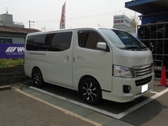 クリムソン MG ビースト 17インチ - キャラバン E26系(NV350)【LT