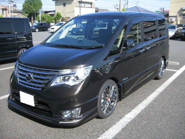 ニッサン セレナ ロクサーニ Badx パラボーラ 18インチ 7 5j ハイパーガンメタ ミラーカット 装着ギャラリー カーポートマルゼン アルミホイールとタイヤの専門店 ニッサン セレナ ロクサーニ Badx パラボーラ 18インチ 7 5j ハイパーガンメタ ミラーカット 装着ギャラリー カーポートマルゼン アルミホイールとタイヤの専門店