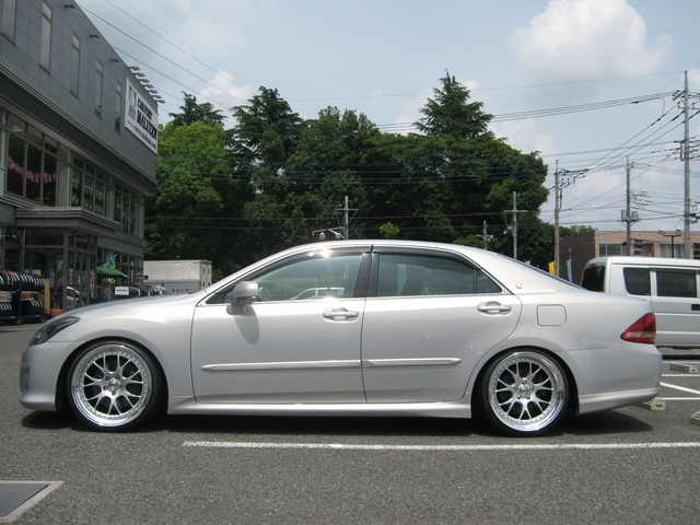 クラウンアスリート 200系 DBA-GRS204(200系) | 装着ギャラリー | カー