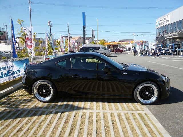 トヨタ純正品 86 ZN6 平成24年4月〜令和3年7月 サイドバイザー ８６（トヨタ）の歴代モデル・グレード別カタログ情報｜中古車なら