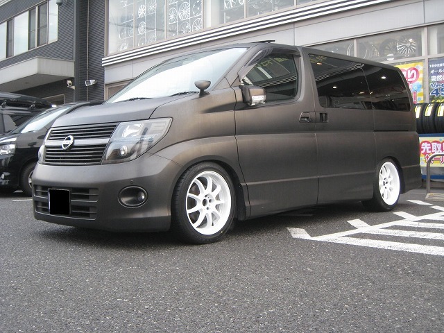 割れあり美品 日産 エルグランド E51 後期 HWS HIDヘッドライト 左右