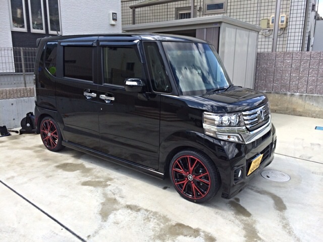 ホンダ N Box エヌボックス ロクサーニ Badx マグナス 16インチ 5 0j ブラックポリッシュ レッドクリア 装着ギャラリー カーポートマルゼン アルミホイールとタイヤの専門店