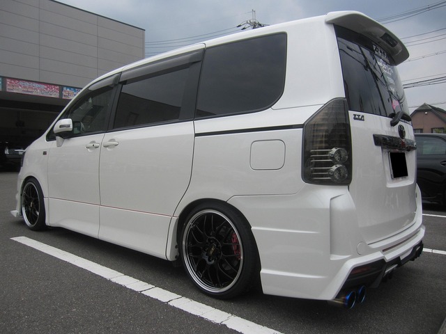 ノア(NOAH) 70系 DBA-ZRR70W(70系) | 装着ギャラリー | カー