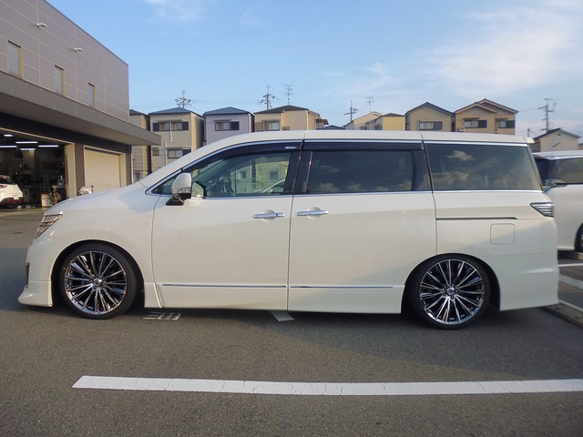 2UPJ-45081578]エルグランド(TE52)バックドア内張り 中古 エルグランド E52系 TE52(52系) | 装着ギャラリー | カーポートマルゼン