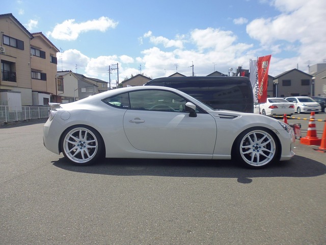 BRZ ZC系 DBA-ZC6 | 装着ギャラリー | カーポートマルゼン