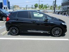 ホンダ フィット 平成25年9月 令和2年1月 型式 Dba Gk5 Gk6 1 5x Ff 4wd 駆動方式 Aテック シュナイダー Dr 01 装着写真から選んでショッピング カーポートマルゼン公式サイト アルミホイールとタイヤの専門店