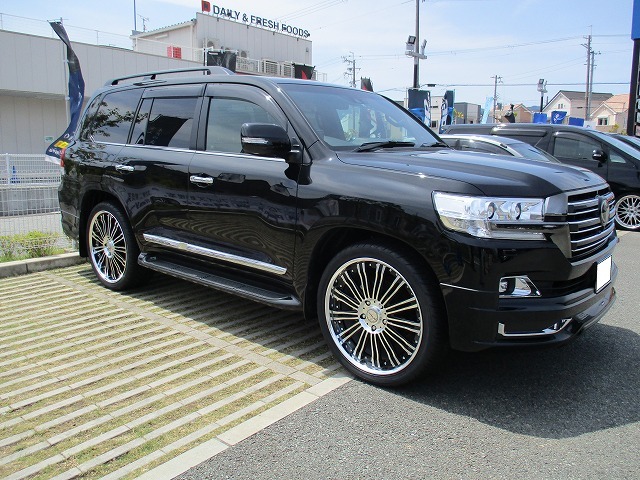 引き取り限定！WALD レノヴァティオ　22インチ　LX570 ランクル 200系ランドクルーザー/LX570 ヴァルド(WALD)ジェニュインラインF001