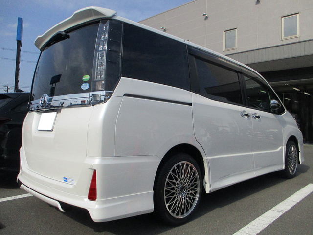 ヴォクシー(VOXY) 70系 ZRR70W(70系) | 装着ギャラリー | カーポート