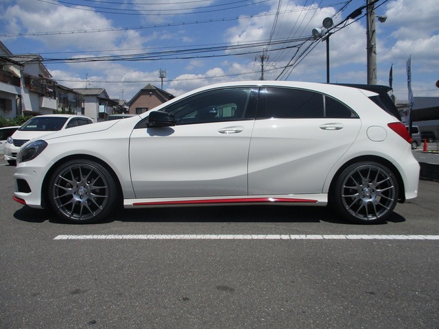 ベンツ Aクラス DBA-176042 右 フェンダー 589 ベンツ Aクラス DBA