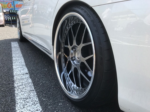 200系クラウンマジェスタ　OZジオットホイール付き　青森県　八戸 200系 クラウン マジェスタ 前期⁄後期 純正HID車用 純正ドレスアップ