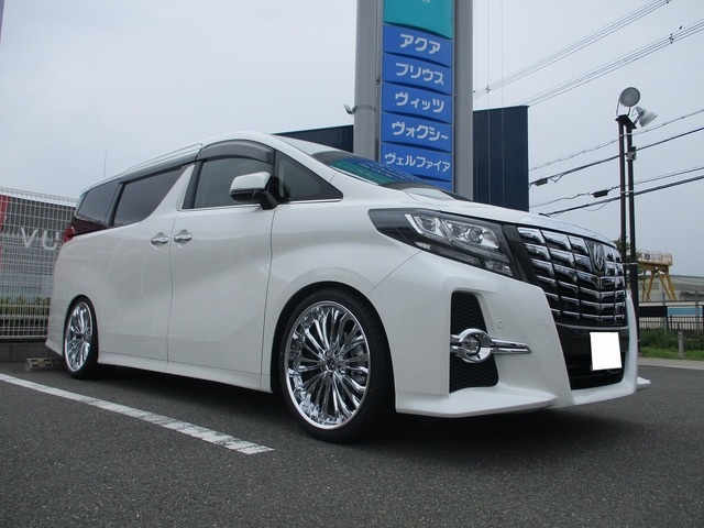 クレンツェ　フェルゼン　ハイパークローム　アルファード、ヴェルファイアなど クレンツェ・フェルゼン】40系オーナーから熱視線！ 最新の