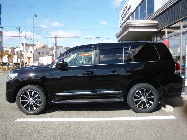 ランドクルーザー 200系 CBA-URJ202W | 装着ギャラリー | カーポート