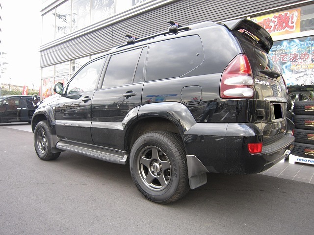 TRJ120W プラド・マッドガード・７６６２２－６００８０フロント左用 即決 ランドクルーザー プラド TRJ120W 左右フロント マッドガード