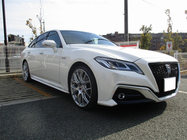 トヨタ クラウン Homura ホムラ レイズ 2 7 Ag インチ 8 5j スパークプレーテッドシルバー Cnj 装着ギャラリー カーポートマルゼン アルミホイールとタイヤの専門店