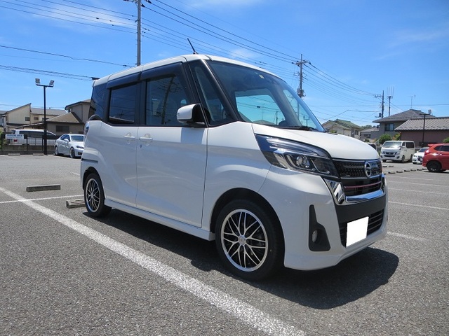 ニッサン デイズルークス 平成26年2月 令和2年3月 型式 Dba B21a ハイウェイスター ターボ車 2wd 4wd 駆動方式 Badx ロクサーニスポーツ Mw 8 装着写真から選んでショッピング カーポートマルゼン公式サイト アルミホイールとタイヤの専門店