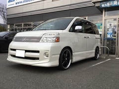 トヨタ 平成13年11月～平成19年5月 型式:TA-AZR65G(60系) 4WD  駆動方式:4WD