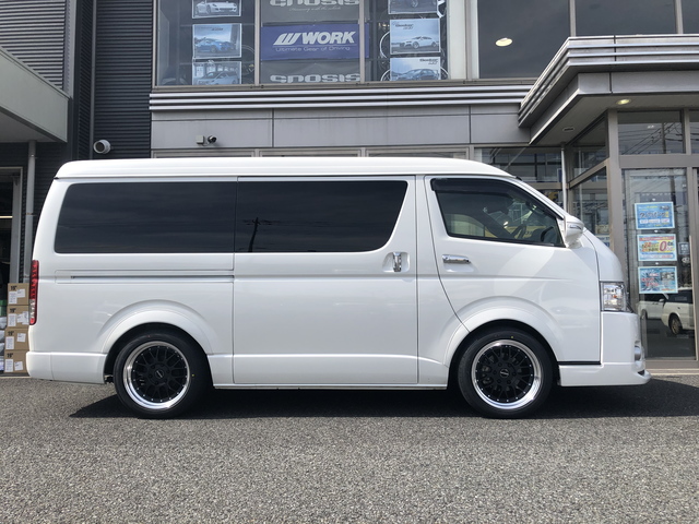ハイエース (200系) 200系【LT】 200V | 装着ギャラリー | カーポート