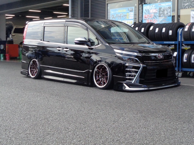 ヴォクシー80 18インチ