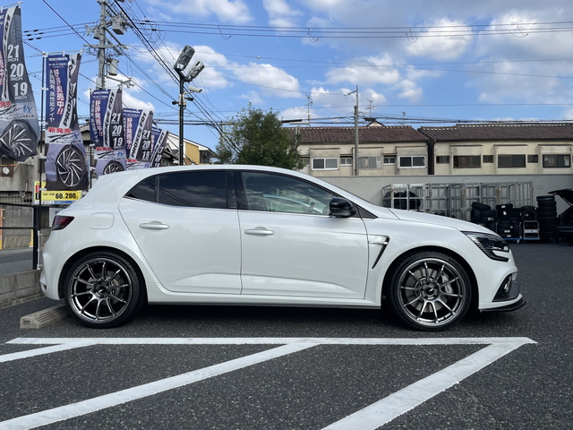 メガーヌRS RFB ABA-BBM5P | 装着ギャラリー | カーポートマルゼン