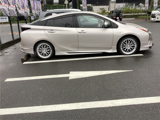 MULTI FORCHETTA プリウス 50 プリウス50系専用ロクサーニ マルチフォルケッタ 18インチ