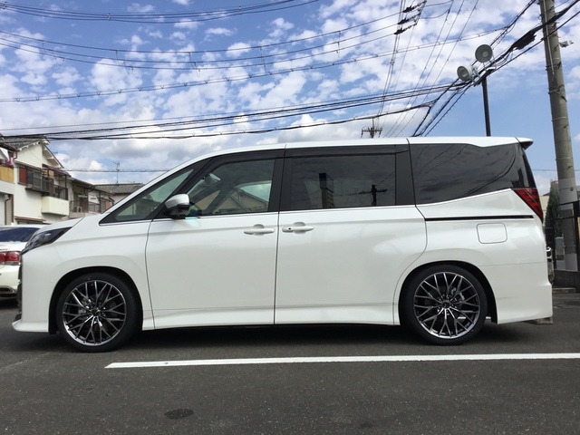 ノア(NOAH) 90系 MZRA90W | 装着ギャラリー | カーポートマルゼン