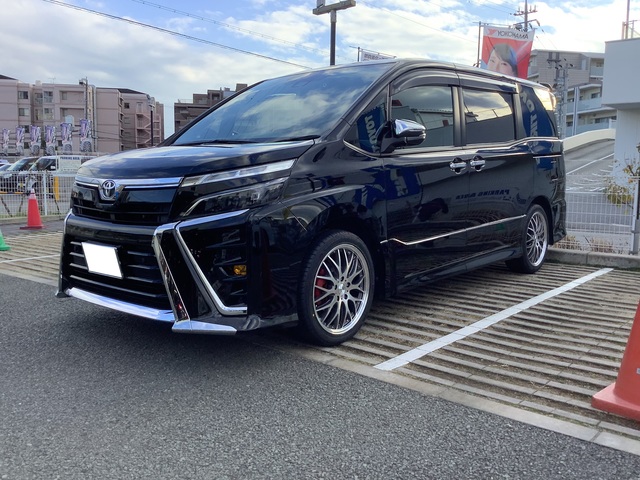  VOXY 80 ZRR80W 