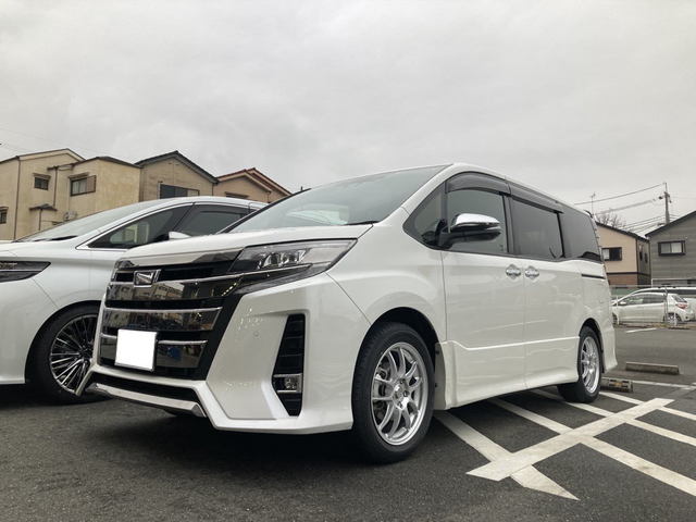 ノア様 ノア(NOAH) 80系 ZRR80W | 装着ギャラリー | カーポートマルゼン