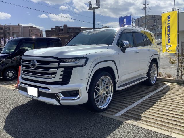 ランドクルーザー 300系 VJA300W | 装着ギャラリー | カーポートマルゼン