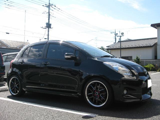 トヨタ ヴィッツ グラムライツ レイズ 57 アルティメイト Scスペック 17インチ 7 0j Bk Sc リムdc 装着ギャラリー カーポートマルゼン アルミホイールとタイヤの専門店